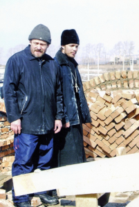 архитектор и проектировщик храма Набока Михаил Николаевич и настоятель храма иерей Андрей Рузанов